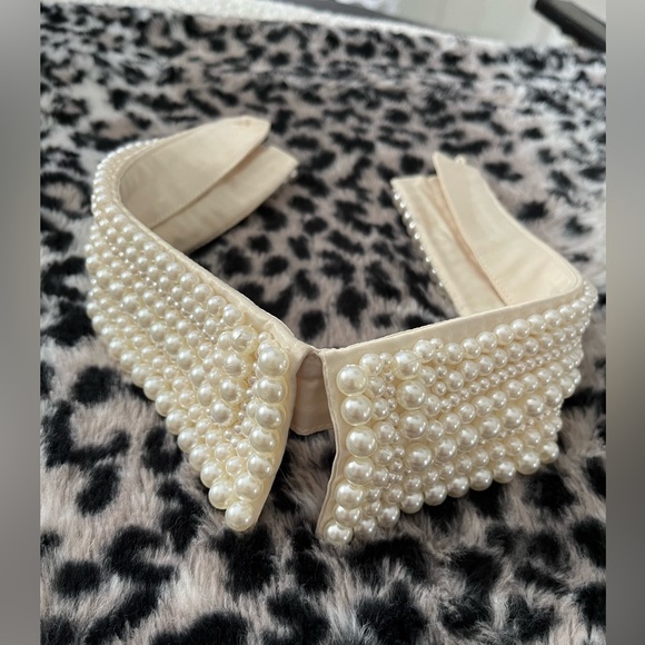 Bundle of 2 Faux Pearls and Rhinestones faux collars, NWOT, never worn - Picture 4 of 6
